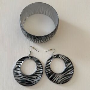 🦓Print Costume Jewelry Bracelet and Earrings…